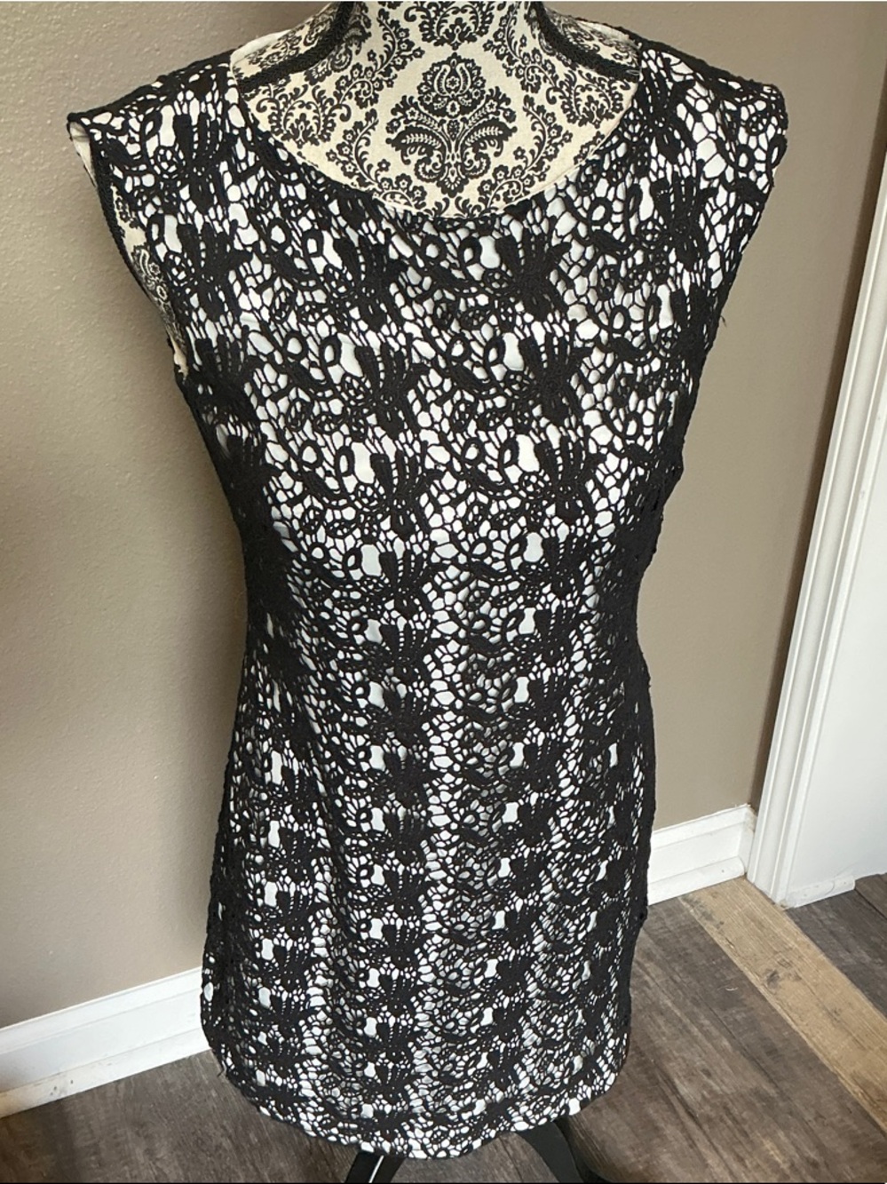 Vince Camuto Black Crochet Overlay Dress with White Slip Size 4